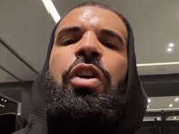 In the new photos, it seems like drake is helping adonis get ready for bed as he helps him tie a durag — drake to make the moment even sweeter, drake's mom, sandi graham, also made an appearance in another photo — watching her son and grandson. Video Drake Shows Off Workout Goals At Home Sweating Sohh Com