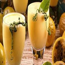 Caipirinha De Maracuja Com Leite Condensado No Liquidificador Batida De Maracuja Ingredientes 1 Lata De Leite Condensado 1 Medida Da Lata De Vodka 250ml De Suco De Receitas De Licores Receitas Batida De Maracuja