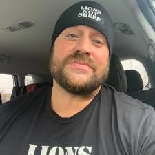 Zach Hendrix (@ZachOHendrix)