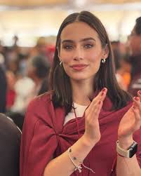 Alejandra Figueroa added a new photo.