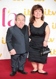 Harry Potter star Warwick Davis' heartbreaking tribute to ...