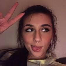 Jessie Seymour's Instagram, Twitter & Facebook