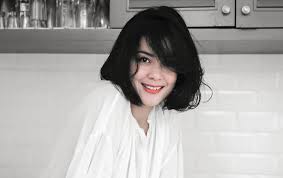 Ditengarai karena adrianto memalsukan tanda tangan mertuanya, 6 tahun kemudian danty menggugat cerai. 13 Tahun Nikahi Putra Cendana Lulu Tobing Cerai Dan Pacari Brondong Cucu Raja Kapal