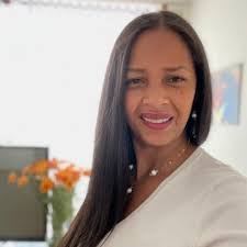 Sandra Arango's Instagram, Twitter & Facebook