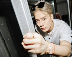 Jackson wang 王嘉爾 왕잭슨 (jacksonwang852) on twitter: ä¸æ˜¯å¸¥è€Œå·² çŽ‹å˜‰çˆ¾æ†'å•¥åœ¨2 å¹´å…§è¿…é€Ÿçˆ†ç´… ç›´é€¼å³äº¦å‡¡ éƒ½æ˜¯å› ç‚ºé€™ 4 å¤§é—œéµ Juksy è¡—æ˜Ÿ