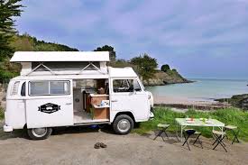 Votre but ultime dans la vie est de conduire un combi volkswagen ? Location De Vans Amenages Carnet D Adresses Fourgonlesite