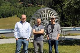 Details: Burkhard Wilking, André A. Neves, Aaron Naber