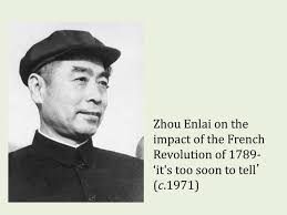 Vive le 1er ministre Zhou Enlai, l'un des seuls a avoir sur limiter les  dingueries de Mao. Si bien qu'à sa mort, des millions de Chinois sont venus  lui rendre hommage, bravant