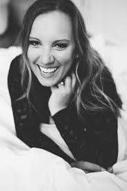 Jane Cane's Instagram, Twitter & Facebook