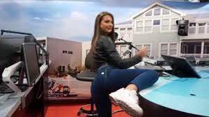 Roberta Carluccio sfida Elettra Lamborghini - Deejay