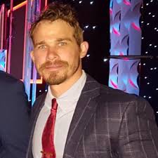 Ep 4: Making Six Figures Through Sales