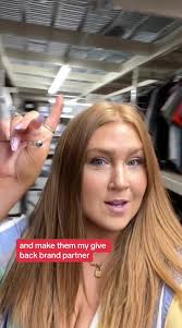 Lizzo tries Chili & Cinnamon Rolls