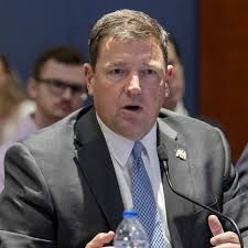 Ex-FBI agent charged in Capitol riot gets key role in Trump task force