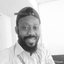 Kofi Nti sings to Abigail behind the scenes #AkomaFM