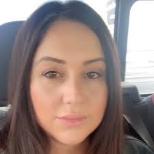 Esmeralda Gonzalez (@Esmeral31306501)