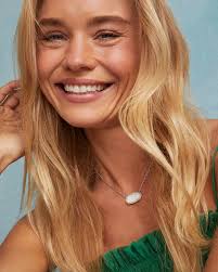 Elisa Statement Pendant Necklace