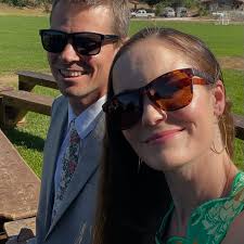 Laura Mary Linsley ✌🏼 (@lauramarylinsley) • Threads, Say more