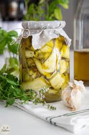 Bocaux De Courgettes A L Huile D Olive En 2020 Recettes De Cuisine Idee Recette Courgette En Bocal