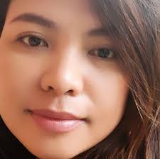 When you've accidentally color-coordinated with a coffee cup 😂💋☕️ Happy  Sunday, everyone! Photo credit: AL TORRES PHOTOGRAPHY #pov #over50  #midlifewomen #redlip #coffeelover #sundayvibes