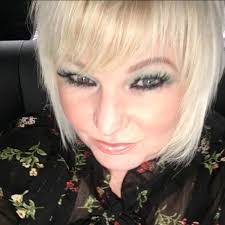 Melinda Waite's Instagram, Twitter & Facebook