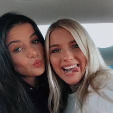 Allyson Holden (@allyson_holden)