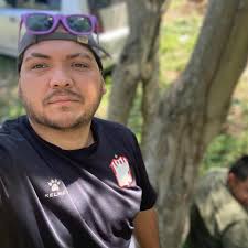 Consigue cajas de armas GRATIS! 🤩 Haz el desafío semanal, y llévate 10  cajas de cada una ¡tienes hasta el domingo para obtenerlas todas! 🙌  También puedes intercambiarlas por tokens FFL rojos.