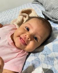 A cada dia se aproxima mais o momento mágico em que você entrará em nossas  vidas. Queremos que saiba o quanto foi esperada e desejada. Minha filha, te  amo tanto que nem