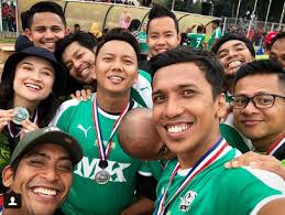 The radio maintained its position leading with several million listeners. My Blog Blog Ku Biodata Artis Selebritis Malaysia Radin Amir Era Fm