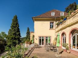 Historische Villa Wohnen Und Oder Gewerbe In Einmaliger Parklage Von Seeheim Villa Immobilien Wohnen