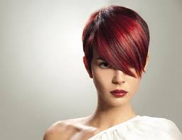Il rosso perfetto delle donne dai capelli castani è il rosso broux, una gradazione di colore tra il castano e il rosso con riflessi ramati, rosso intenso e . Meches Rosse Come Farle E A Chi Stanno Bene
