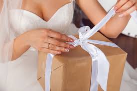 Namun pasangan pengantin baru juga harus menyadari bahwa pernikahan adalah suatu ikatan yang luhur dalam rangka beribadah kepada allah berikut ini kami sajikan beberapa kata inspirasi untuk pengantin baru yang sarat dengan hikmah dan nasehat. Musimnya Nikah Ini 17 Inspirasi Kado Pernikahan Teman Roomme