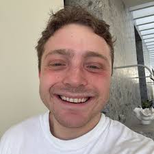 happy birthday to BEJEWLIA 💎 my best friend in the entire world. there's  no one I'd rather have a screaming match over laundry with, I love you so  much ❤️