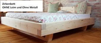 Das holz ist nicht nur antibakteriell, es verbreitet zudem einen wunderbaren duft, der an die berge, an frische gebirgsluft und würziges harz erinnert. Zirbenbett Ohne Leim Und Ohne Metall Schreinerei Senega Zirbenholz Spezialist