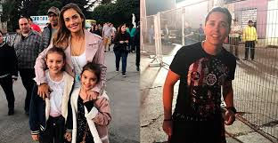 Con su inocencia y sensibilidad se ha ganado el corazón de los , emilia noguera, tiene 33 años y se graduó de teatro de la universidad católica. Fotos Karol Dance Bien Acompanado Y Carola De Moras Junto A Su Hija En El Concierto De Bruno Mars Glamorama