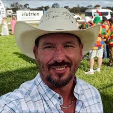 Are there practice pens for bull riding near Swan Hill in Victoria?