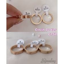 😋 pakai kertas / benang lingkarkan dijari lihat berapa cm panjang benangnya / kertasnya. Ukuran Cincin 8 Cm