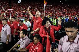Daripada beg tangan aka handbag hermes birkin, jam tangan mewah seperti yang boleh anda semak 7 gambar di bawah ini…. Cerita Sisi Lain Kehidupan Najib Razak Dan Rosmah Mansor Si Istri Yang Ditakuti Kumparan Com