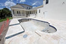 Choisir une piscine 8 x 4. Poser Ou Remplacer Un Liner De Piscine Toutes Les Etapes En Detail