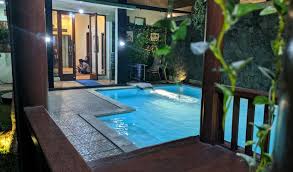 Sore ini,jalan ke apotek cari obat tidur harus bisa. 10 Villa Di Batu Malang Private Pool Untuk Keluarga Kecil