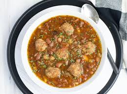 White beans, warm spices, onion, garlic and green chilies come together with chicken broth and chicken breast get the recipe. Slow Cooker Italian Chicken Bean Soup Hurst Beans