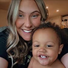 12/11 UPDATE: a winner has been randomly chosen! Congratulations Alexandra!  ✨ GIVEAWAY ALERT! ✨ To celebrate the upcoming holiday season (my favorite  time of year), I'm so excited to offer the chance