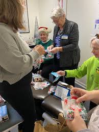 Does anyone want a bunch of gift bags, mostly all for new baby ones?  Otherwise will put out at the curb for garbage.