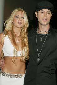 Everybody raises theeverybody raises their children whichever way iglesias is the son of veteran singer julio iglesias, 76. Anna Kournikova And Enrique Iglesias Have Had Twins Following Very Secret Pregnancy According To Us Reports