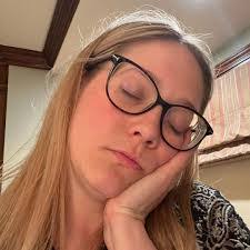 Edna Howard's Instagram, Twitter & Facebook