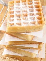 Gaufres Faciles Et Legeres Recette De Cuisine Marmiton Une Recette Recette Gaufre Facile Recette Recette Gaufre