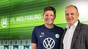 Vfl Wolfsburg Glasner Zieht Nach Fallersleben Seine Familie Bleibt In Osterreich Sportbuzzer De
