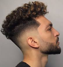 Wenn sie ein mann sind, und große locken ob lockige kurze haare, frisuren mittellang lockig, oder lockige langhaarfrisuren, es gibt unzählig. 15 Locken Und Verblassen Haarschnitt Kombinationen Fur Manner Zum Ausprobieren Im Jahr 2019 New Site Frisuren Kurze Haare Stylen Haare Stylen Manner Lockige Frisuren