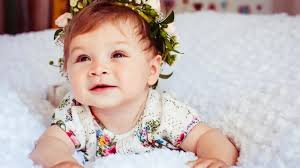 60 Nama Bayi Perempuan Amerika yang Bermakna Indah