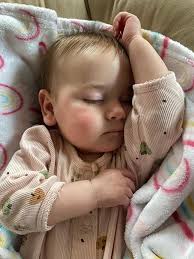 What apps can I use to fix her hair? Thanks in advance