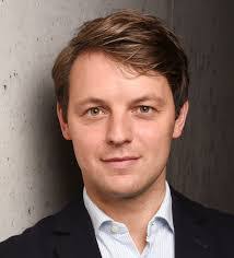 Alex Grubb's Instagram, Twitter & Facebook